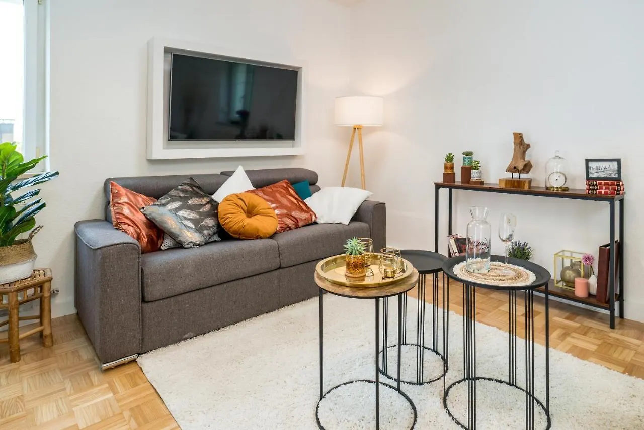 2OG Rechts - Wunderschöne 80m2 3-Zimmer City Wohnung nähe Salzburg Freilassing Deutschland