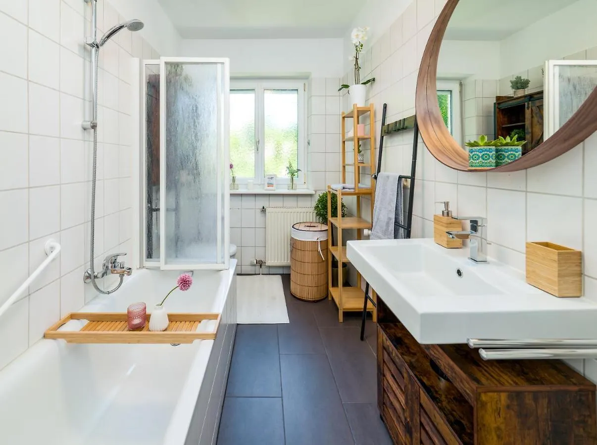 2OG Rechts - Wunderschöne 80m2 3-Zimmer City Wohnung nähe Salzburg Freilassing Apartment